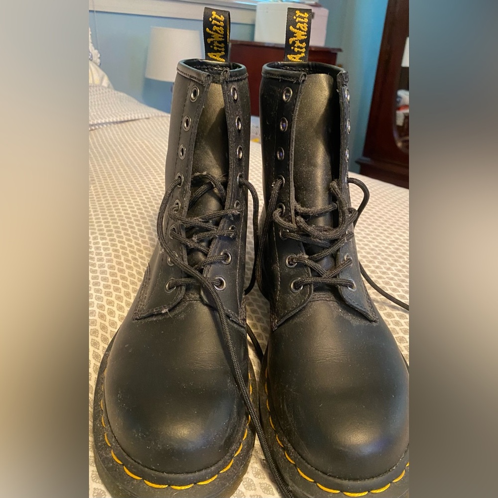 DR  MARTENS BOOTS